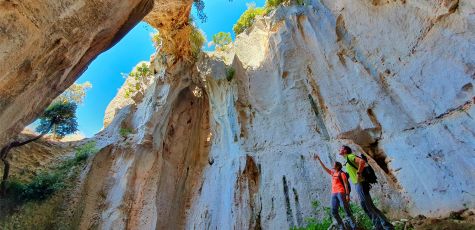 FINALE LIGURE TRA MIMOSE E SENTIERI NAPOLEONICI